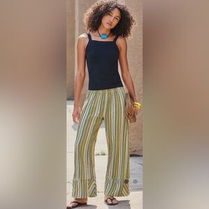 FREE PEOPLE 
SO SOFT SEAMLESS MODEL CAMI size M/L 
NWT original packaging